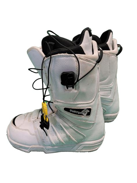 How tight should snowboard boots?