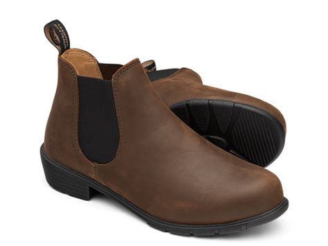 What is size 9 in Blundstones?