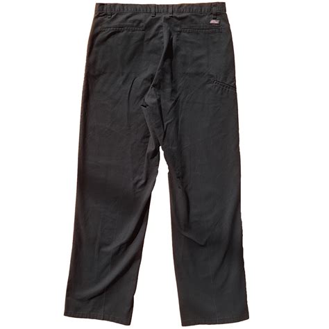 How do I know my Dickies pant size?