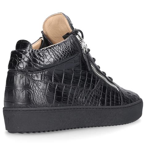 How can you tell if Zanotti are fake?