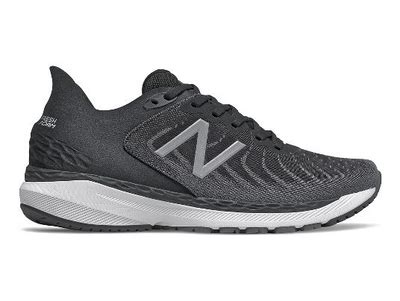 Are New Balances supposed to be tight?