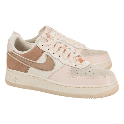 What is the difference between Air Force 1 and 07?