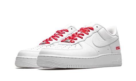 What pants to wear with Air Force 1?