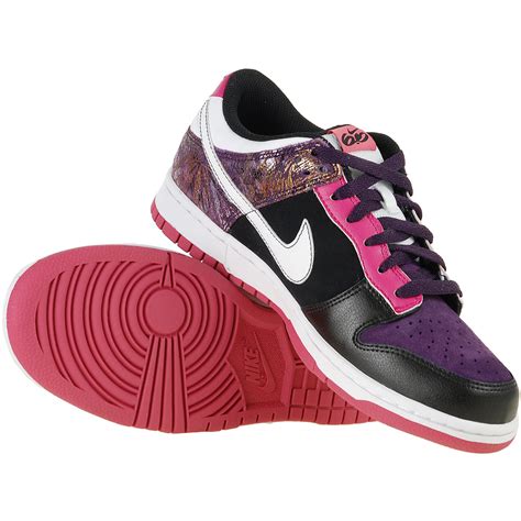 Why are Nike Dunks so hard to get hold of?