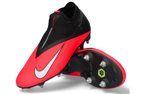 Do Nike football cleats fit true to size?