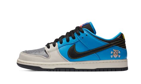 Why are Nike Dunks so hard to buy?