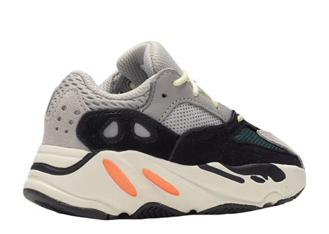 Do Yeezy 700 v2 fit true to size?