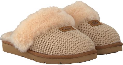 Can you wear UGG slippers in the rain?