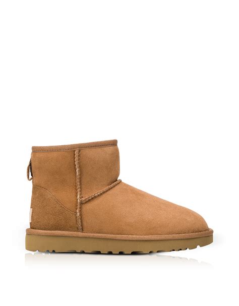 Should UGGs be tight at first?