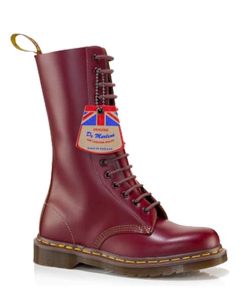 Should my toes touch the end of my Doc Martens?