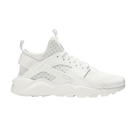 Are huaraches tight fitting?